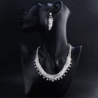 स्पष्ट स्टोन वेडिंग सेट